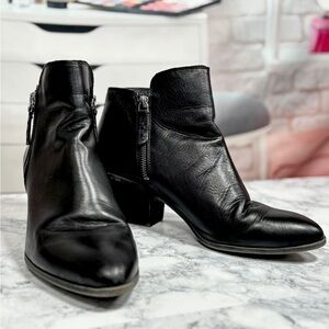 FRYE Judith Double Zip Stacked Heel Pointed Toe Ankle Boots in Black Size 9M